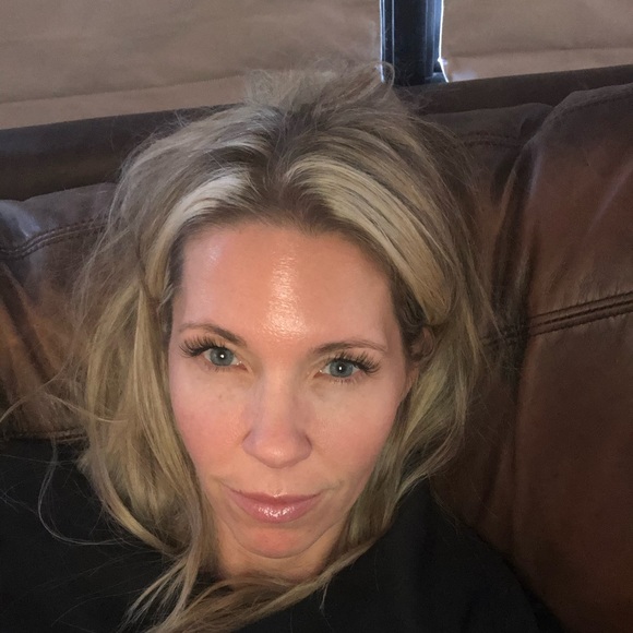 Meet your Posher, Leslie - Picture 1 of 1